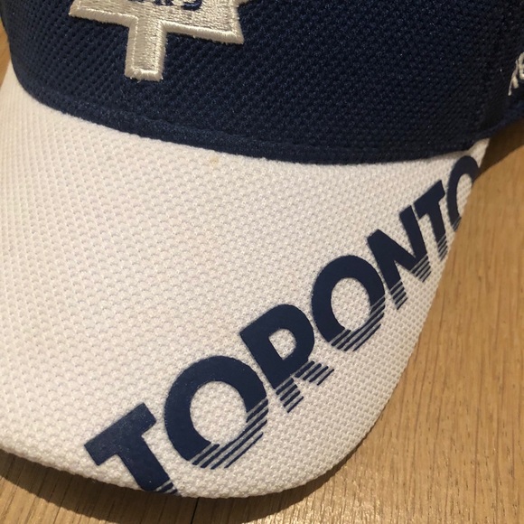 Toronto maple leafs hat - Picture 2 of 8